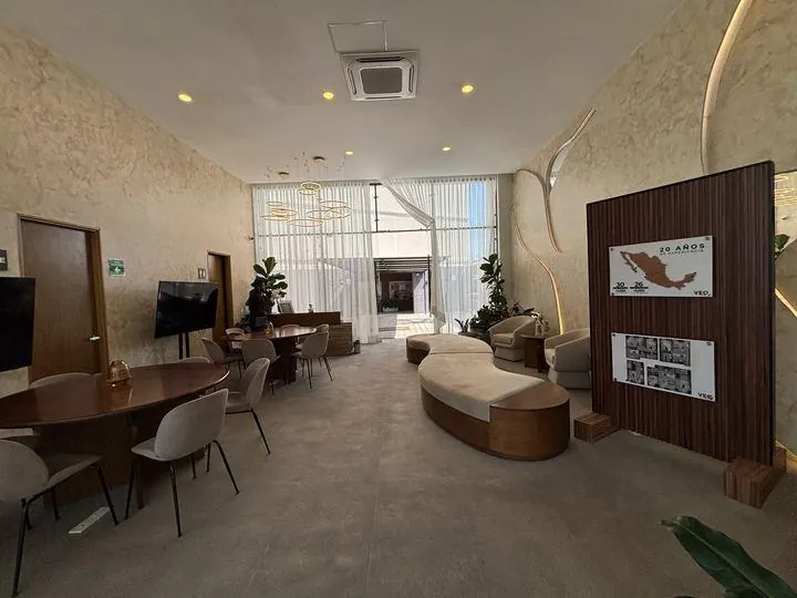 Lounge con escritorios y sala en Coordenada Country