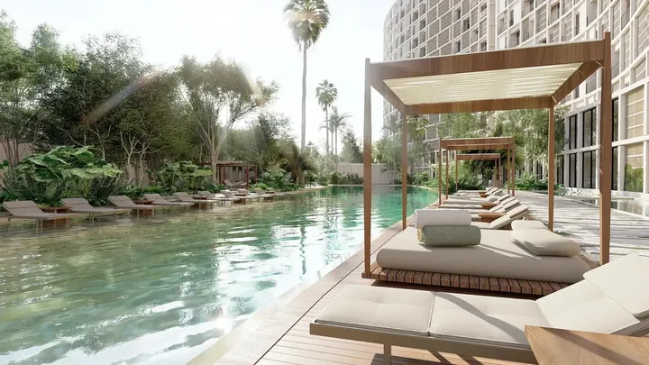 Terraza con pérgola junto al agua en Okün Living